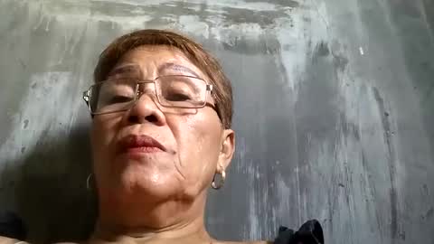 Snapshot of lolamommie chatting on January 23, 2025, 6:49 am tey online show from January 23, 2025, 6:49 am