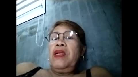 Snapshot of lolamommie chatting on September 24, 2025, 4:27 am tey online show from September 24, 2025, 4:27 am