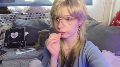 Snapshot of lolle4k chatting on September 24, 2025, 6:06 am Christine online show from September 24, 2025, 6:06 am