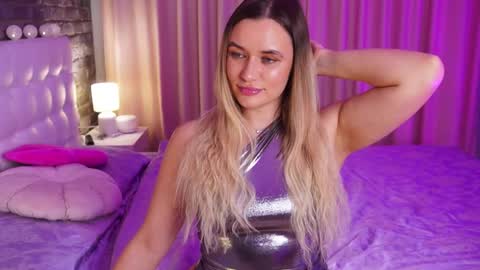 Snapshot of lollidoli__ chatting on March 7, 2025, 5:38 pm Victoria online show from March 7, 2025, 5:38 pm