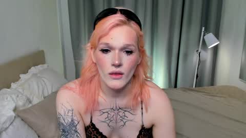 lollita online show from May 14, 2026, 3:41 pm