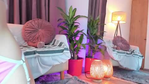 Lolly  online show from July 2, 2026, 3:34 am
