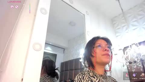 Snapshot of lolyyuno chatting on October 6, 2025, 2:42 am Loly online show from October 6, 2025, 2:42 am