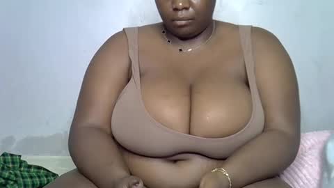 Snapshot of lomyenom56 chatting on April 17, 2026, 12:13 am lomyenom56 online show from April 17, 2026, 12:13 am
