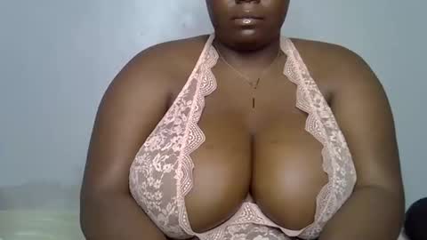 Snapshot of lomyenom56 chatting on April 18, 2026, 3:21 am lomyenom56 online show from April 18, 2026, 3:21 am