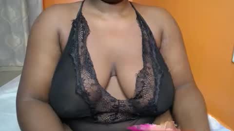 Snapshot of lomyenom56 chatting on May 12, 2026, 5:21 pm lomyenom56 online show from May 12, 2026, 5:21 pm