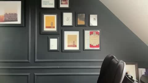 Snapshot of londongent2023 chatting on February 5, 2026, 10:42 am EnglishBear online show from February 5, 2026, 10:42 am