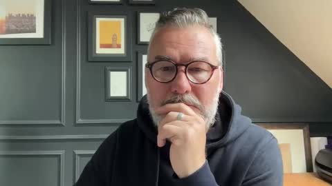 EnglishBear online show from June 4, 2026, 8:20 am