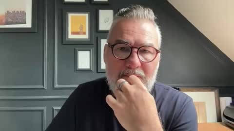 EnglishBear online show from June 5, 2026, 9:26 am