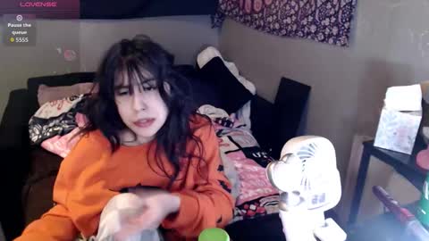 Snapshot of londonray chatting on February 7, 2026, 7:12 am londonray online show from February 7, 2026, 7:12 am