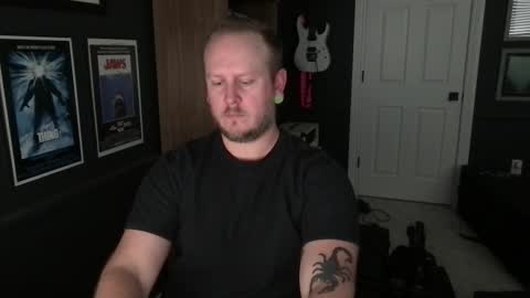 Snapshot of lone_string chatting on February 13, 2025, 10:33 pm Lone online show from February 13, 2025, 10:33 pm