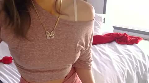 Snapshot of longlegstammy chatting on December 21, 2025, 3:08 pm Cutenurse91 online show from December 21, 2025, 3:08 pm