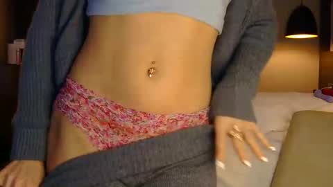 Snapshot of longlegstammy chatting on February 27, 2026, 12:49 pm Cutenurse91 online show from February 27, 2026, 12:49 pm