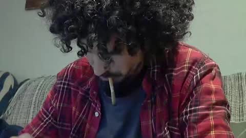 Snapshot of longnight5 chatting on December 10, 2024, 3:44 pm Alejandro Rulitos Twitter longnight55 Intagram 5longnight5 online show from December 10, 2024, 3:44 pm