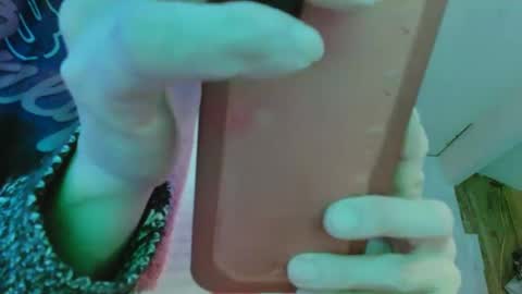 Snapshot of lononcashmere69 chatting on December 6, 2024, 11:57 pm Londoncashmere69 online show from December 6, 2024, 11:57 pm