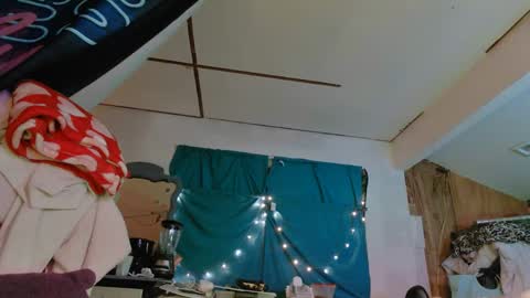 Snapshot of lononcashmere69 chatting on December 7, 2024, 11:12 pm Londoncashmere69 online show from December 7, 2024, 11:12 pm