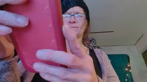 Snapshot of lononcashmere69 chatting on December 8, 2024, 9:52 pm Londoncashmere69 online show from December 8, 2024, 9:52 pm