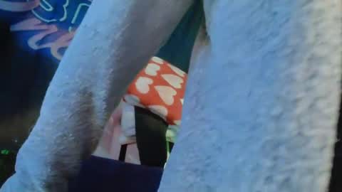 Snapshot of lononcashmere69 chatting on December 24, 2024, 12:22 am Londoncashmere69 online show from December 24, 2024, 12:22 am