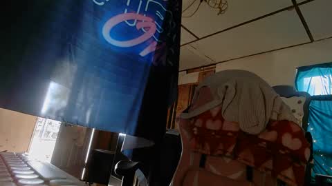 Snapshot of lononcashmere69 chatting on March 3, 2025, 6:33 pm Londoncashmere69 online show from March 3, 2025, 6:33 pm