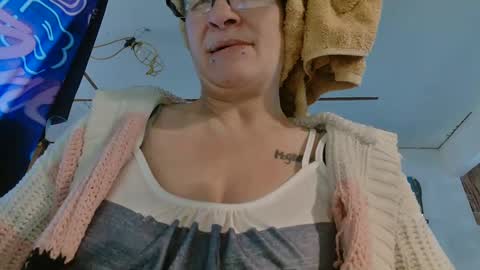 Snapshot of lononcashmere69 chatting on March 4, 2025, 3:48 pm Londoncashmere69 online show from March 4, 2025, 3:48 pm