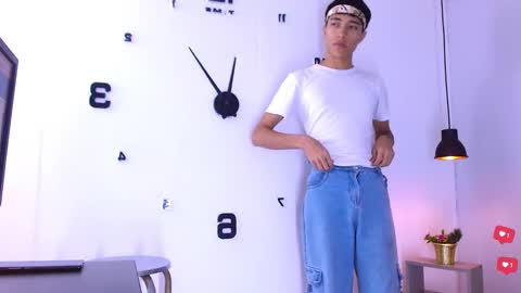 Snapshot of look_pirs chatting on January 6, 2026, 3:21 am look pirs online show from January 6, 2026, 3:21 am