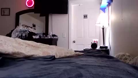 Snapshot of lookatmecum4you chatting on December 24, 2024, 7:28 am lookatmecum4you online show from December 24, 2024, 7:28 am