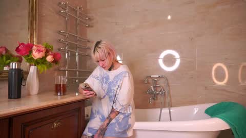  Adele Ellie and Lou   Sally Dana and Bonnie online show from November 29, 2025, 1:47 pm