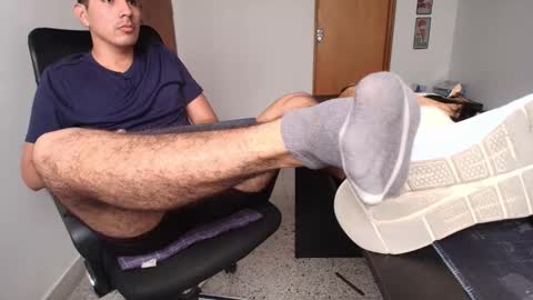 looki 16 online show from November 28, 2025, 4:20 pm