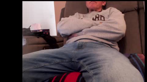 looking469 online show from November 11, 2025, 5:57 pm