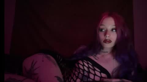 lookingforlona online show from October 15, 2025, 2:33 am