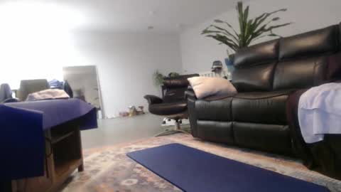 Snapshot of lookingtoplease100 chatting on October 25, 2025, 2:19 am Sasha B. online show from October 25, 2025, 2:19 am