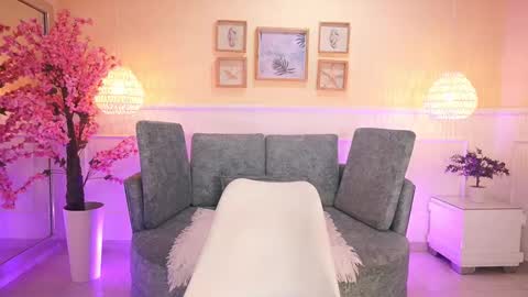 Snapshot of loonanyx chatting on November 11, 2025, 11:43 am Loona Nyx online show from November 11, 2025, 11:43 am