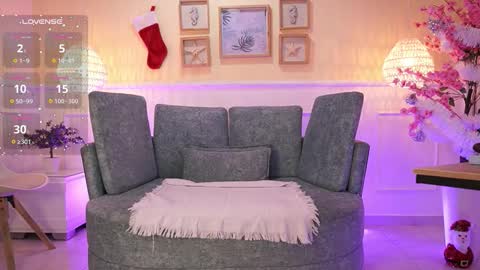 Snapshot of loonanyx chatting on December 4, 2025, 11:30 am Loona Nyx online show from December 4, 2025, 11:30 am