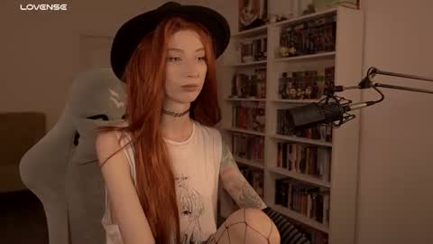 loony_moony online show from August 1, 2026, 10:47 am