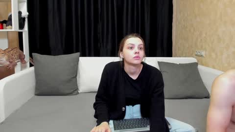 Snapshot of loossers chatting on January 20, 2025, 8:09 am Jean and Isa right couple Mark and Eva left couple online show from January 20, 2025, 8:09 am
