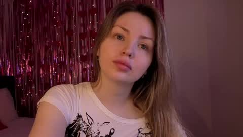 Lora online show from May 14, 2026, 2:13 pm
