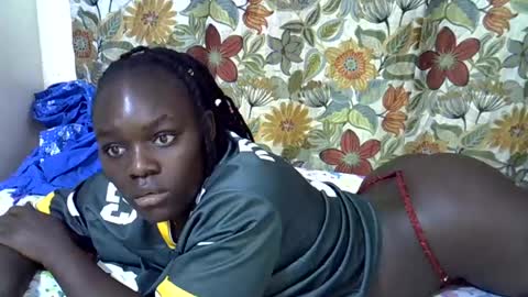 lora_amor online show from June 27, 2026, 2:16 am