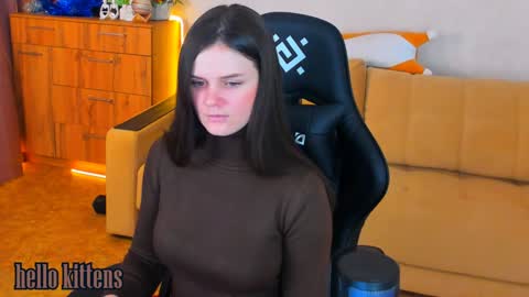 Snapshot of lora_cain chatting on December 16, 2024, 3:22 pm Lora Cain online show from December 16, 2024, 3:22 pm