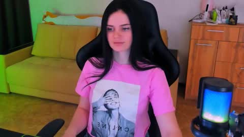 Snapshot of lora_cain chatting on March 4, 2025, 2:21 pm Lora Cain online show from March 4, 2025, 2:21 pm