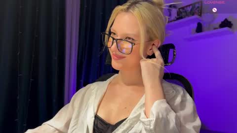 Snapshot of lora_hellyeah chatting on January 15, 2026, 3:16 pm Lora heil online show from January 15, 2026, 3:16 pm