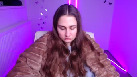 Snapshot of lora_kisses chatting on February 6, 2026, 7:23 am Lora online show from February 6, 2026, 7:23 am