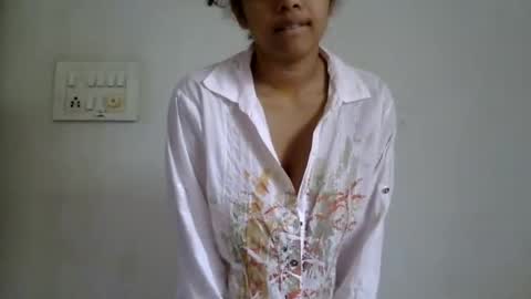 Snapshot of loraa_baby chatting on July 28, 2026, 3:35 am Loraa online show from July 28, 2026, 3:35 am