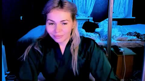 Lora online show from October 15, 2025, 2:22 am