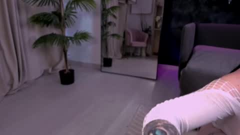 LoraIvone online show from March 8, 2026, 2:04 am