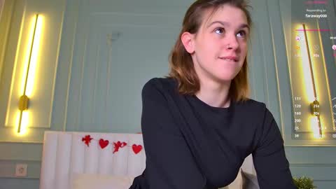 Snapshot of lorapuffs chatting on February 13, 2026, 4:47 pm Lora online show from February 13, 2026, 4:47 pm