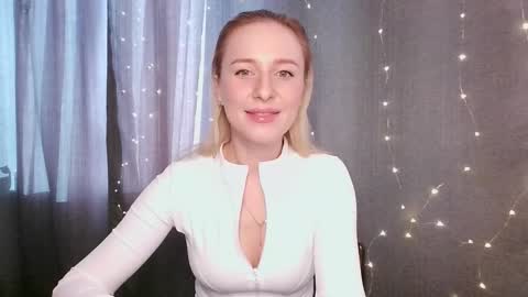 loravine online show from March 27, 2026, 12:49 pm