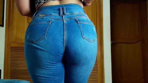 Snapshot of loreen_grey chatting on January 15, 2026, 9:18 pm Loren Grey online show from January 15, 2026, 9:18 pm