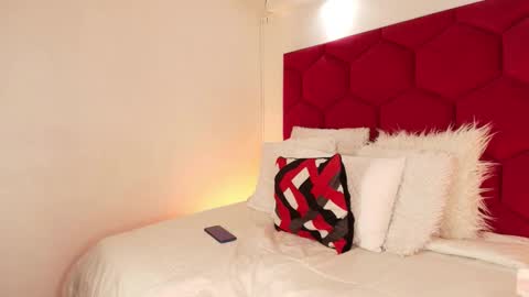 LORELI online show from November 15, 2025, 4:10 am