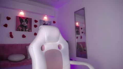 LORELI online show from February 25, 2026, 3:27 am