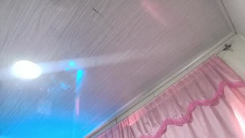 Snapshot of loren_44tits chatting on December 21, 2024, 6:34 pm Loren online show from December 21, 2024, 6:34 pm